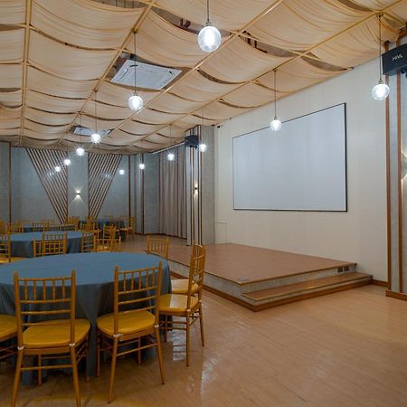 Myspace Hotel Comembo Taguig Buitenkant foto